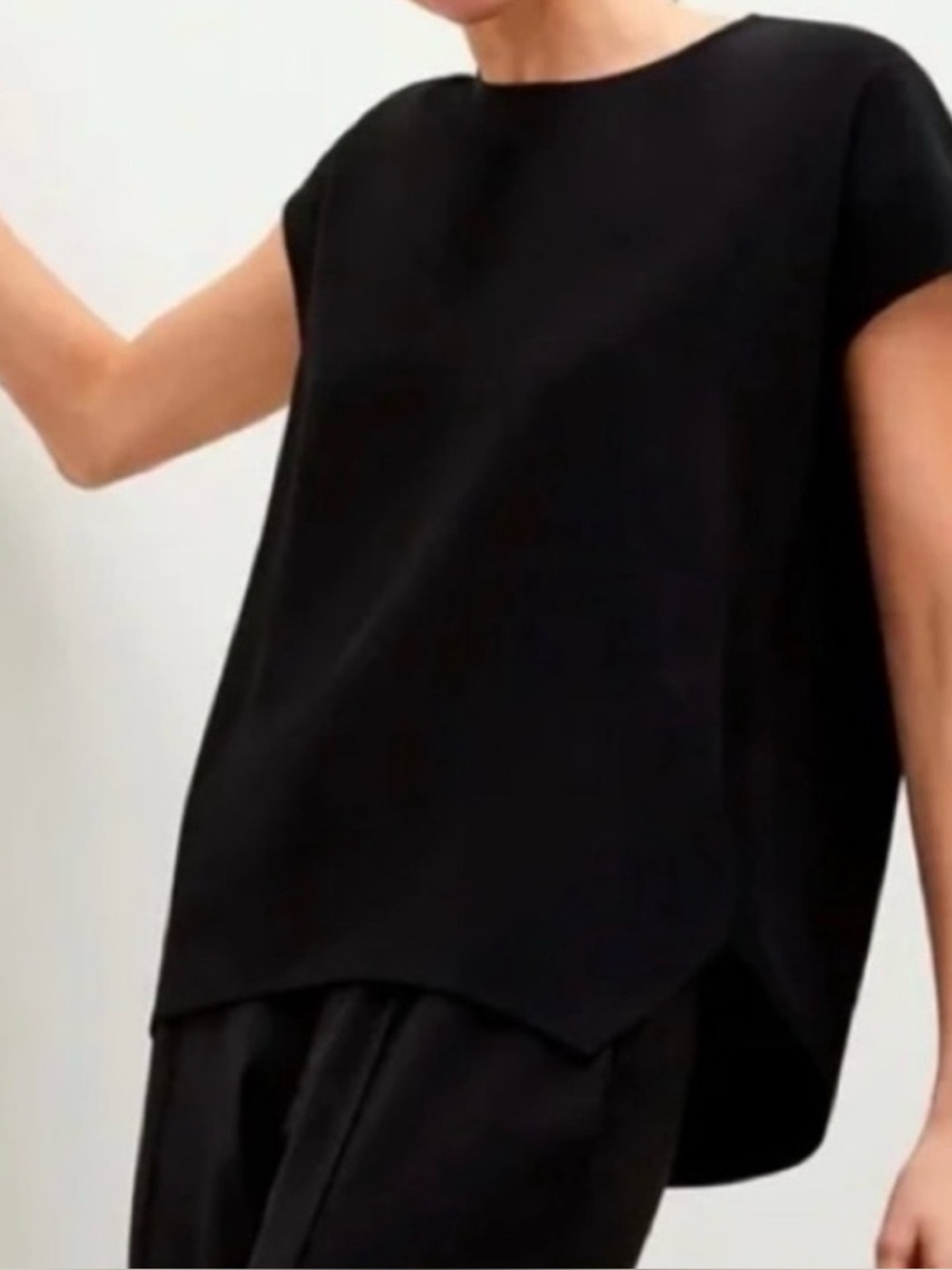 Like New Black MM Lafleur The Didion Crepe Top
